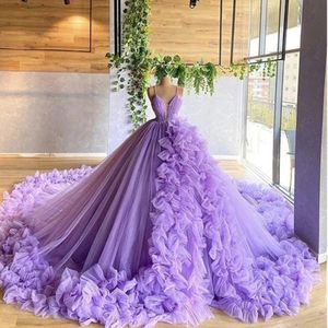 Lila herzförmige Quinceanera-Kleider, Applikationen, Blumen, ärmellos, Prinzessinnenparty zum 15. Geburtstag, V-Ausschnitt, Schleppe