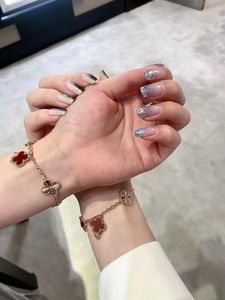 braccialetti firmati trifoglio di marca di lusso gioielli braccialetto laser in oro rosa 18 carati con pietra rossa bel braccialetto