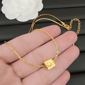 2023 black love heart luxury designer pendant necklaces for women 18k gold brand charm elegant choker chain necklace jewelry gift