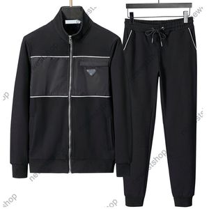 24SS Designer Mens Tracksuits Luxury Letter Zipper Streetwear Windbreaker Tracksuit Men Triangle Printuit Sportsuit Suits Suits