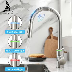 Kökskranar Smart Touch Black LED Crane för sensor Vatten TAP Sink rotera kran Mixer KH1067 231030