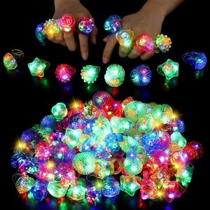 Led rave brinquedo 10/20/30/40/50/60pcs anéis brilhantes led acender anéis luminosos festa favor brinquedos flash luzes led brilham no escuro fontes de festa 231030