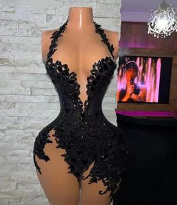 Vestido de cocktail preto plus size baile de formatura vestido de festa com zíper novo personalizado acima do joelho mini sem mangas reta sexy ilusão applique lantejoulas tule halter