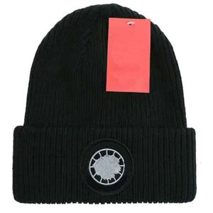 Stickad designer beanie/skalle mössor beanie hattar ins populära Kanada vinter hatt klassisk brev