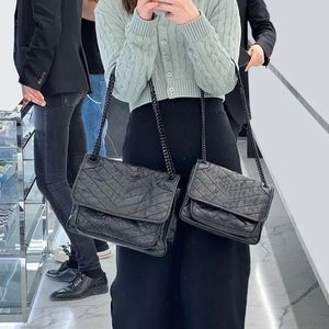 Bolsa de ombro de luxo para as mulheres 2023 marca luxo designer bolsa qualidade superior couro genuíno axilas corrente saco festa jardim