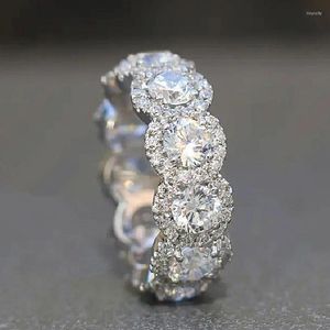 Bröllopsringar Huitan Sparkling Cubic Zirconia Promise for Women Engagement Bands Silver Color Modern Fashion Female Jewelry