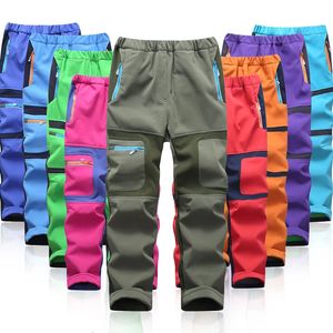 Pantaloni Marchio di moda Impermeabile Ragazzo Ragazza Pantaloni per bambini Pantaloni caldi Pantaloni sportivi da arrampicata Bambini Patchwork Soft Shell Abiti autunno 231030