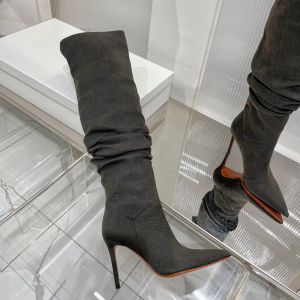 Amina Muaddi 95mm Jahleel Uyluk Yüksek Botlar Denim Diz Boot Smeed-Toe Kadınlar Yüksek Topuklu Yüksek Topuklu Lüks Moda Tasarımcısı Slip-On Parti Ayakkabıları Fabrika Ayakkabıları