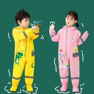 Rain Gear 112 år gamla barn Jumpsuit vattentät baby onepiece tecknad dinosaurie regnrock barn regnkläder och regntäta byxor set 231031