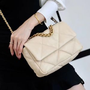 Mağaza Kalitesi Flep Crossbody Bag Tasarımcı Çantalar 26cm Kuzu Dinek Omuz Çantaları Moda Lady Çanta Kutu ZC012