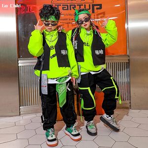 Set di abbigliamento Gils Gilet Hip Hop Jacke Pantaloni cargo Ragazzi Streetwear Pullover per bambini Felpa per adolescenti Abiti da ballo di strada Pantaloni da jogging per bambini 231030