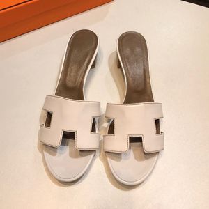 Beach Slippers Classic Heel Summer Designer Fashion Letter Flops Leather Lady Slides Women Shoes Sexy Sandals 1201A