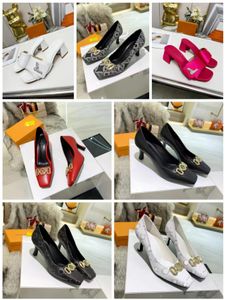Pantofole firmate Sandali da donna V Ultimi sandali in pelle da festa Scatola rossa Borsa per la polvere Bellissimi tacchi alti da donna35-43
