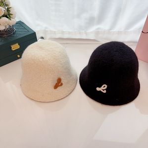 유니퇴석 디자이너 버킷 모자 LW 가을 겨울 따뜻한 모자 기하학적 차원 자수