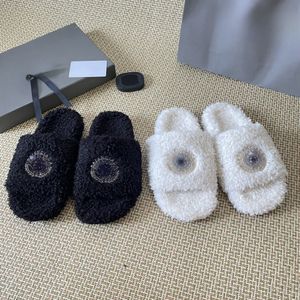 The latest popular autumn and winter style of European luxury goods, the new sun embroidered wool slipper