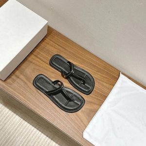 Sandały Moda 171 Kapcieczki Totemowe marki dla kobiet w stylu minimalistyczny Flip Flip Flop Beach Anti-Slip Outdoor Causal Summer 2041 844 21 21