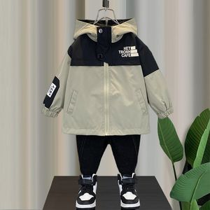 Cappotto Charge stile primaverile da ragazzo 2023 Nuova giacca a vento per bambini primaverile