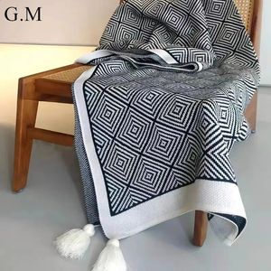毛布北欧の黒い白い縞模様の編みベッドのための毛布インスソファシンプルエアコンカジュアルショール231030
