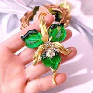 Brosches Medieval Western Vintage Orchid Moire Jelly harts Glazed Corsage Brooch Pin Overoperated Transparent Green Red Flower Pins Buckle