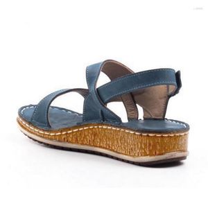 Sandalet 2023 Kadın Yumuşak Dikişli Bayanlar Konforlu Düz Açık Ayak Plaj Ayakkabıları Kadın Ayakkabı Beyaz