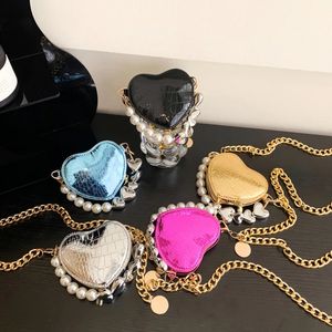 Handbags Fashion Toddler Kids Luxury Metallic Leather Shoulder Bag Little Girl Mini Cute Heart Purse Gold Chain Coin Pouch Pearl Handbag 231030