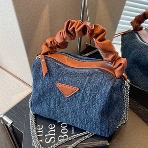 Сумки на ремне Головные уборы Панама Модная популярная джинсовая сумка для женщин. Новинка 2023 года, винтажная сумка-мессенджер, роскошные дизайнерские сумки на ремне, стильные дизайнерские сумки.