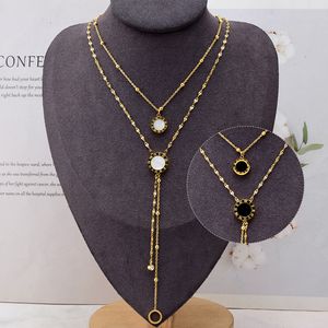 Anhänger Halsketten Neueste Designer Damen Kette Halskette Blatt Klee Anhänger Lange doppelseitige Schwarz Weiß Schmuck Herbst und Winter