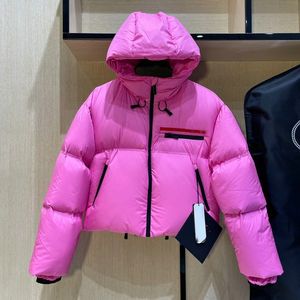 デザイナーの女性服を倒すジャケットプラッシュ高品質の逆三角形バッジ225g充填首90白いドローストリングパフ濃厚な短いレディースジャケット