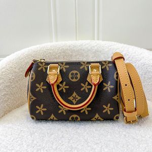 Organizatör asma kilit nano hızlı çanta kadınlar lüks m81085 tasarımcı omuz tote deri debriyaj klasik çanta sporu sporu crossbody küçük erkekler seyahat bagaj çantaları