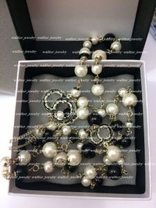 Moda długie naszyjniki perłowe łańcuch dla kobiet mężczyzn impreza miłośnicy ślubu prezent na pannę Naszyjnik designerski kanał biżuterii z flanelową torbą