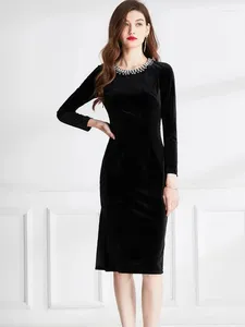 Casual Dresses French Elegant Nail Diamond Black Velvet Dress Women's Shinny Pärlad långärmad O Neck Midi Split Evening Party Vestidos