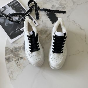 Scarpe casual in peluche con suola spessa panda di marca europea alla moda, scarpe biscotto