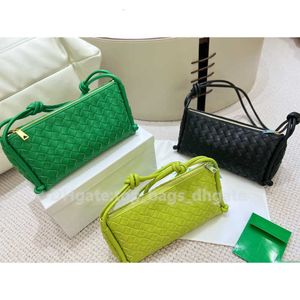 Siyah kadın omuz çantası dokuma tasarımcı çanta düğümü örgü yeşil b crossbody çantalar erkek çanta kılıfları hobo torbası altında 0902