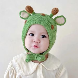 冬の温かいニット漫画の赤ちゃんの帽子かわいい角子供子供ボーイの女の子手作りウール糸ボンネット幼児幼児の子供キャップイヤーフラップ