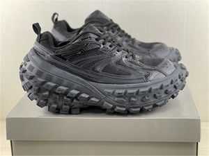 أصيلة 2023 Beige Black Defender Designer أحذية رياضية للرجال منصة المطاط منصة الإطارات النجوم يحب المدربين غير الرسميين SNEA3671749