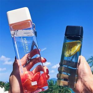 Bouteilles d'eau Nouvelle bouteille d'eau carrée en plastique Sport Sc t-Buan Boire ma bouteille Portable Fashion Drinkware Tour 20211222 Q2