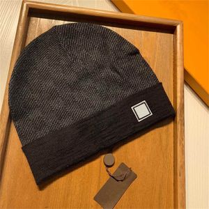 2022 Högkvalitativ designer Beanie Cap Ski Hats Fashion Men Sticked Hat Classical Winter Skull Caps 668818