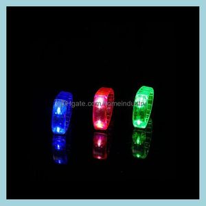 Party Favor Lyse LED -armband Sound Controlled Light Up Activated Glow Flash Bangle For Festival Party Concert Bar VT0108 Drop de Dhjz0