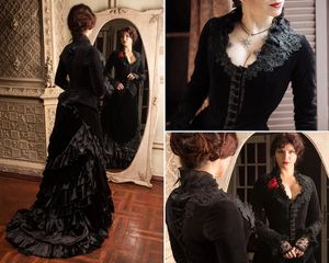 Vestido de Noiva Vitoriano Preto Gótico Manga Comprida Traje Histórico Vintage Veludo Vestidos de Noiva Rendas Apliques Jaqueta e Bustle Saia Crimson Peak Gilded Age