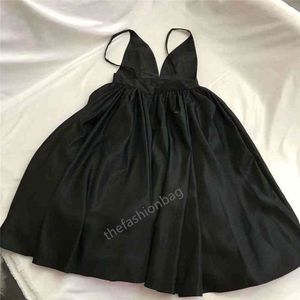 Sexy Party Dress Re-nylon Style Puffer Skirts Waist-retracting Design Ball Gown Suspender Midi Dresses With Inverted