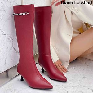 Stövlar 2022 Winter Woman Boot Fashion Sexig Pure Color Pointed Toe Stilettos klackar Vintage Metal Chain Zipper Knee High Slim Shoes 220901