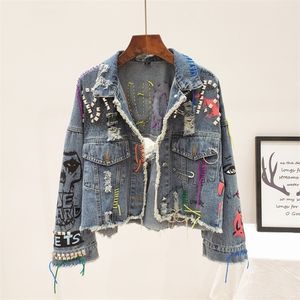 Jackets femininas Spring Autumn Autumn Women Street Fashion Graffiti Jaqueta jeans feminina curta desgastada Corte de rebite de corte