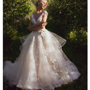 2023 SEXY V NECK 라인 웨딩 드레스 소매 공식적인 신부 가운 레이스 아플리케 비즈 환상 스위프 트레인 플러스 크기