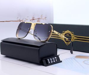 Högkvalitativ designer Topp Nya Dita Fashion Solglasögon 1227 Man Woman Casual Glasses Brand Sun Lenses Personlighetsugn med Box Case DT1227 026K