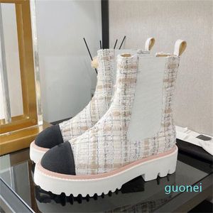 2022 Winter Womman New Atyle Short Boots Temal Sway Swice Sock Sock Flat Martin Boots Ladies Mixed Color Wool Fabric Half Shoes Size 35-41