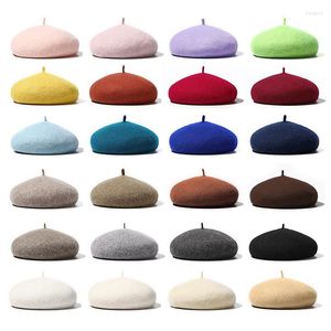 Berets Frauen Mädchen Winter Warm Faux Wolle Baskenmütze Französisch Künstler Beanie Hut Kappe Rot Schwarz Lila Rosa Orange Kawaii Flache top Kappen Wärmer