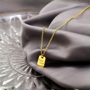 Anhänger Halsketten Titan mit 18 Karat Gold Glücksengel Choker Halskette Frauen Schmuck Designer T Show Runway Kleid Seltene Ins Japan Koreanisch