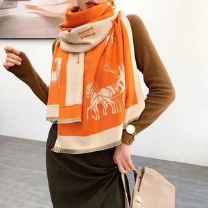 Sciarpe di design in lana di moda Sciarpa di cashmere di lusso invernale Sciarpa da donna modello Pashmina Scialle Nuovo regalo Avvolgimenti lunghi