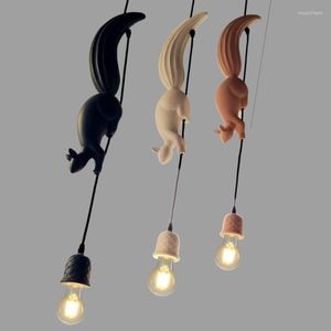Lampy wiszące nordyckie kreatywne zwierzęce żywica wiewiórka nowoczesne światło restauracja sypialnia dla dzieci prezent dekoracyjny lampka wisząca