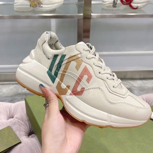 Casual Shoe Platform Sneakers Dam Sneakers Herr Shoe Trainer Beige Chaussures Designer Plädmönster Tigertryck Vintage Lyx Rhyton